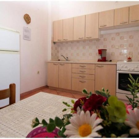 Apartments Bilo Near Primosten Exterior photo